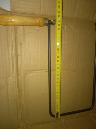 1 Segueta nueva a estrenar con 12 hojas de sierra.