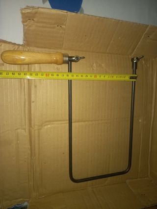 1 Segueta nueva a estrenar con 12 hojas de sierra.