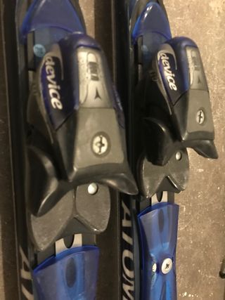 ESQUÍS HEAD CIBER Y ATOMIC CARBONO 