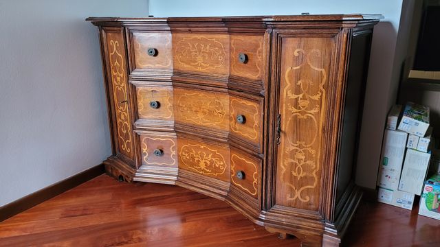 Cassettiera con scrivania e cassettini interni