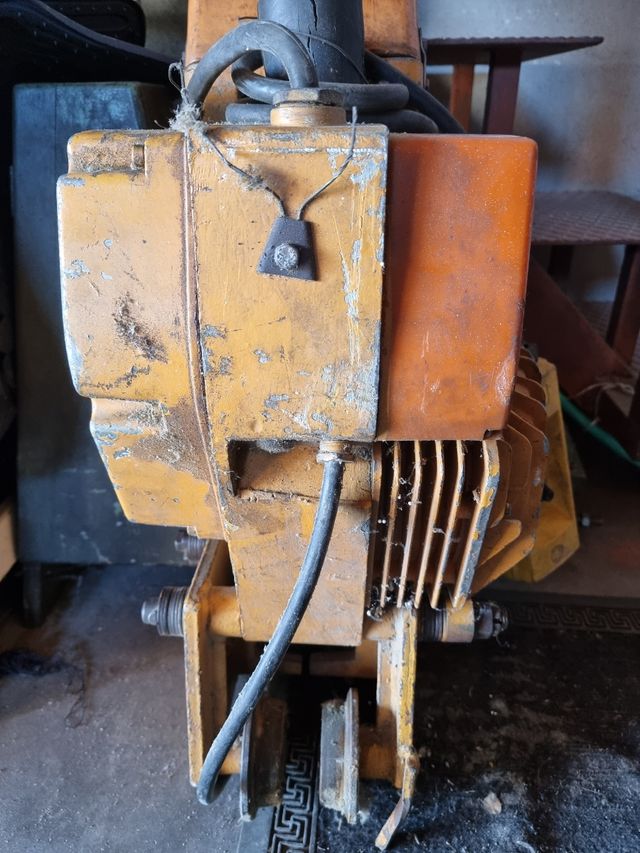 Polipasto Tirnovo de cadena eléctrico.