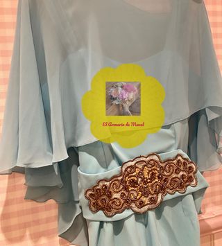 Mono largo de fiesta con capelina Ana Torres