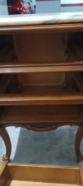 conjunto habitacion de madera y mármol.