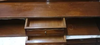 conjunto habitacion de madera y mármol.