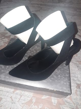 zapatos negros