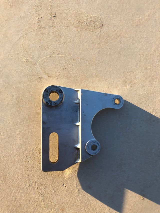 Pletina sujeción freno AJP