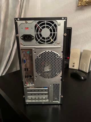 Ordenador de mesa completo 