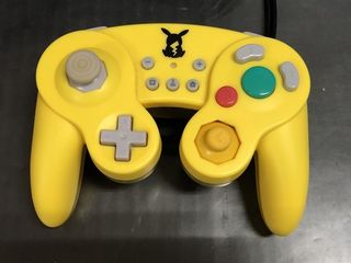 Hori Mando Pikachu N64 Ed.Pokken para Switch