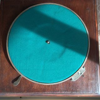 Gramofono de discos de piedra