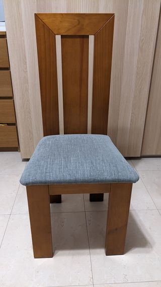 ¡ MESA DE SALÓN CON 4 SILLAS !