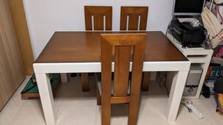 ¡ MESA DE SALÓN CON 4 SILLAS !