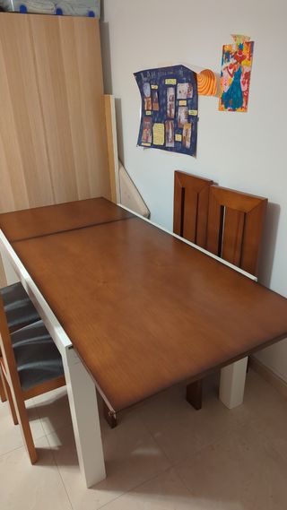 ¡ MESA DE SALÓN CON 4 SILLAS !