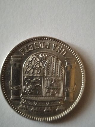 moneda 1 peseta plata 1933 girada 180 grados.    .