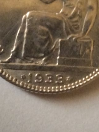 moneda 1 peseta plata 1933 girada 180 grados.    .