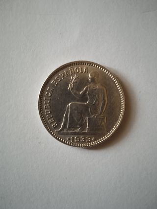 moneda 1 peseta plata 1933 girada 180 grados.    .