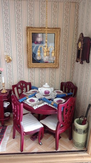 Casa de muñecas. Salón clásico . Artesanal