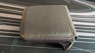 Cartera de cuero bovino