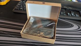 Cartera de cuero bovino