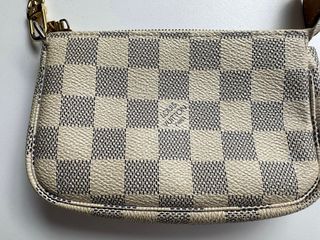 Pochette accesories Louis Vuitton