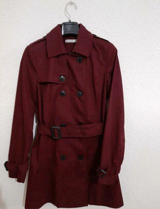 Stradivarius Gabardina Trench burdeo