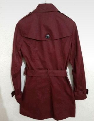 Stradivarius Gabardina Trench burdeo