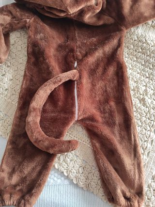 peleles mono y león 13.50 c/u o 25€ los 2.