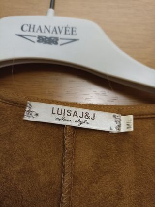 Vestido Tela Estilo antelina. Escote cremallera. A