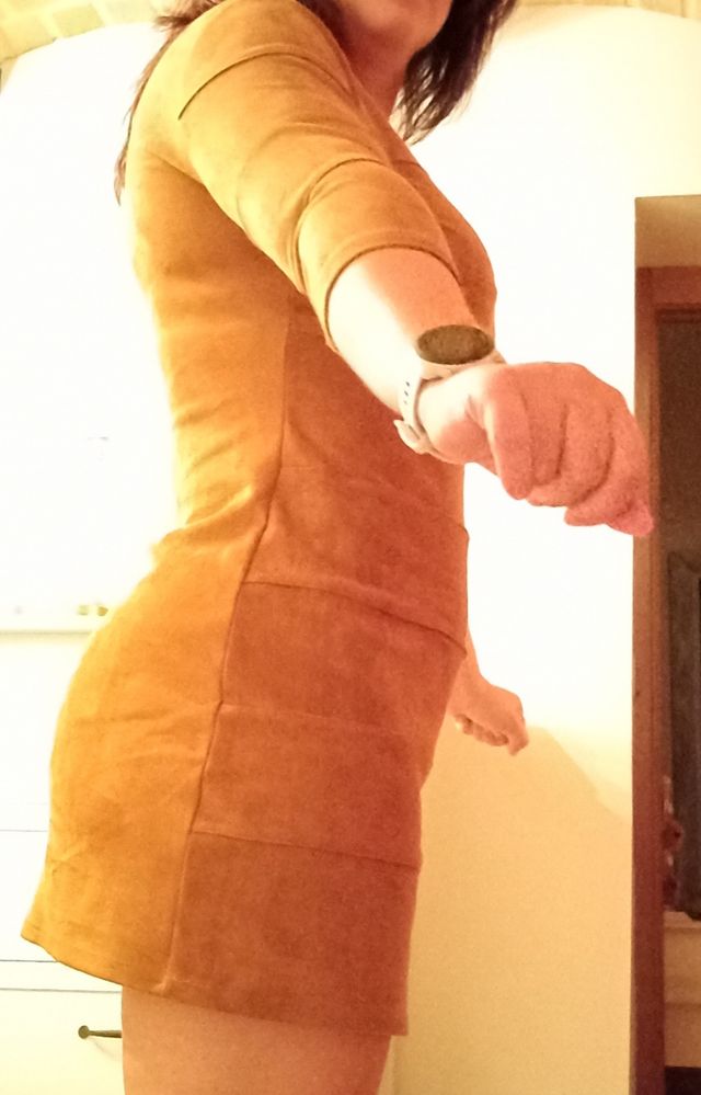 Vestido Tela Estilo antelina. Escote cremallera. A