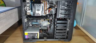 Torre gamer en perfecto estado