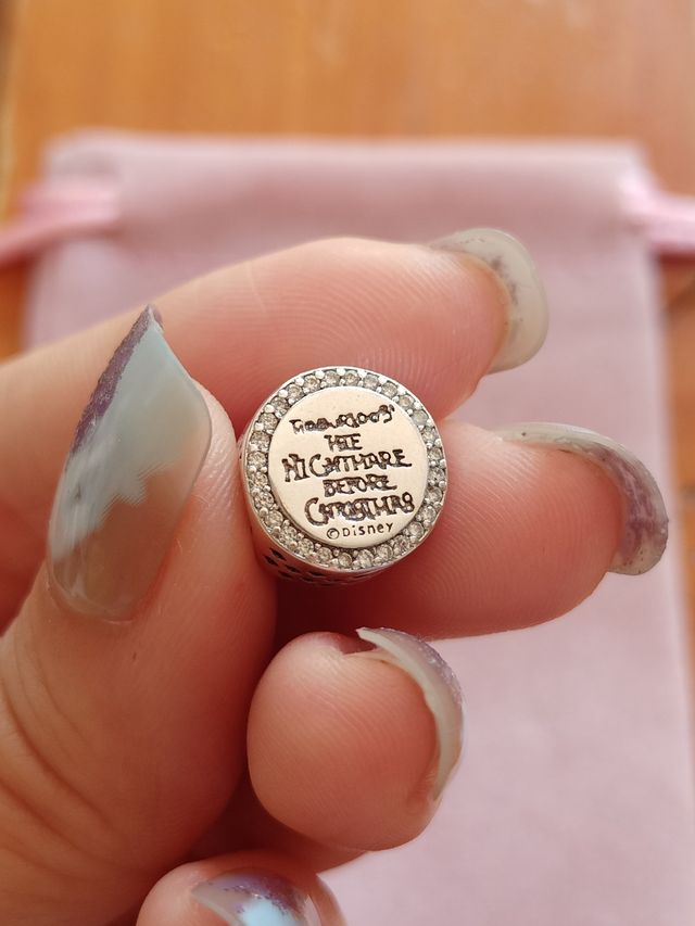 Charm circonitas Jack y Sally de plata de ley