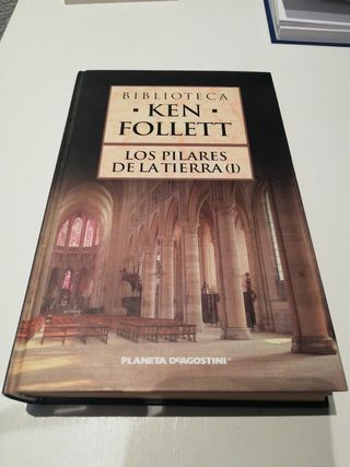 libro los pilares  de la tierra 1 de Ken Follett.
