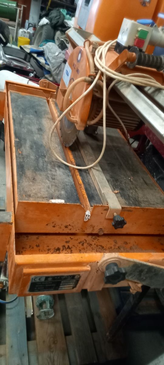 Maquina de agua INGLETADORA