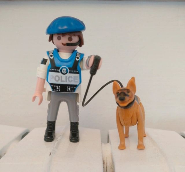 Playmobil policía con perro