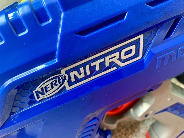 Nerf Nitro lanzador de coches como nueva. 
