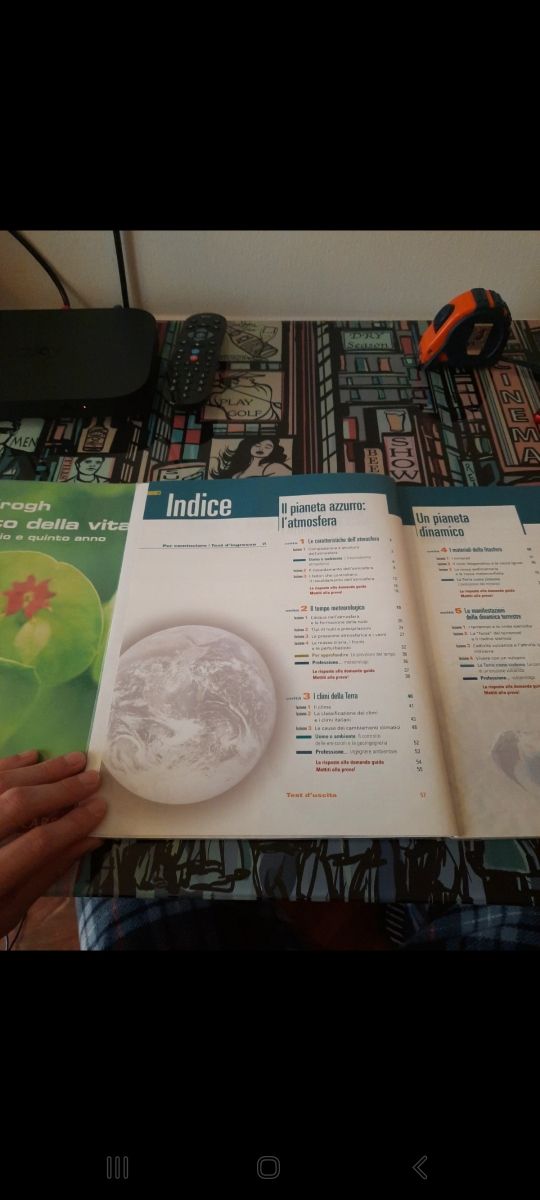 Libro di testo, corso di scienze della terra