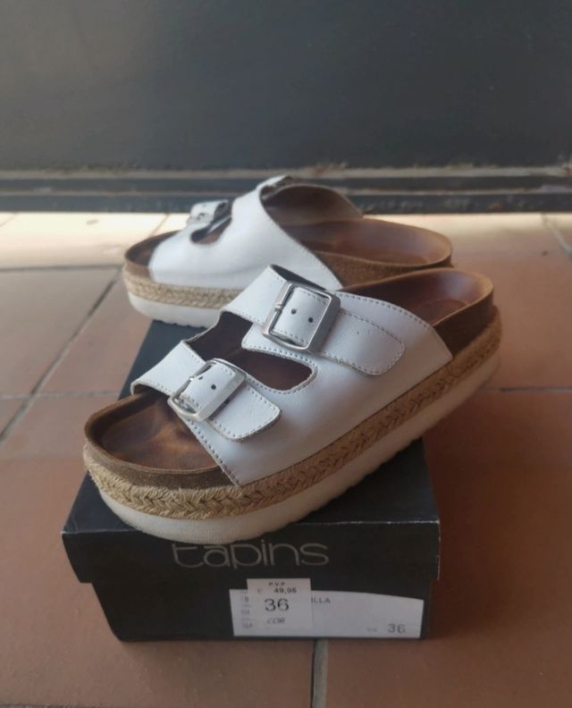 Zuecos blancos