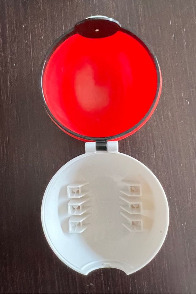 Pokeball portajuegos