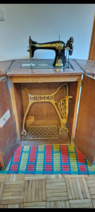 Maquina de coser Singer