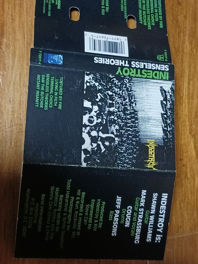 Casette banda trash metal Indestroy.