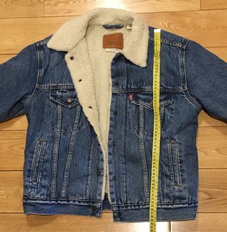 Cazadora vaquera Levis con borreguillo