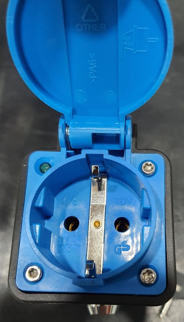 Adaptador EV Mennekes Tipo 2 a Schuko Compacto de segunda mano por 65
