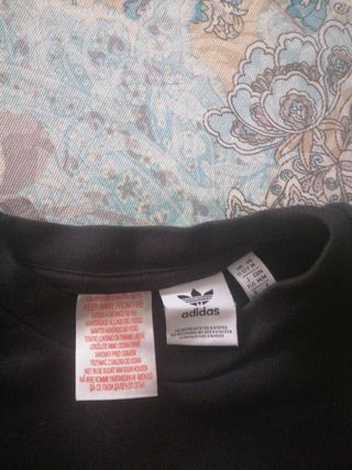Sudadera ADIDAS. 