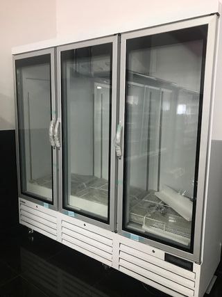 Armario refrigerado 3 puertas