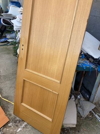 Puerta roble provenzal a izq  72,5 x 2m 3cm