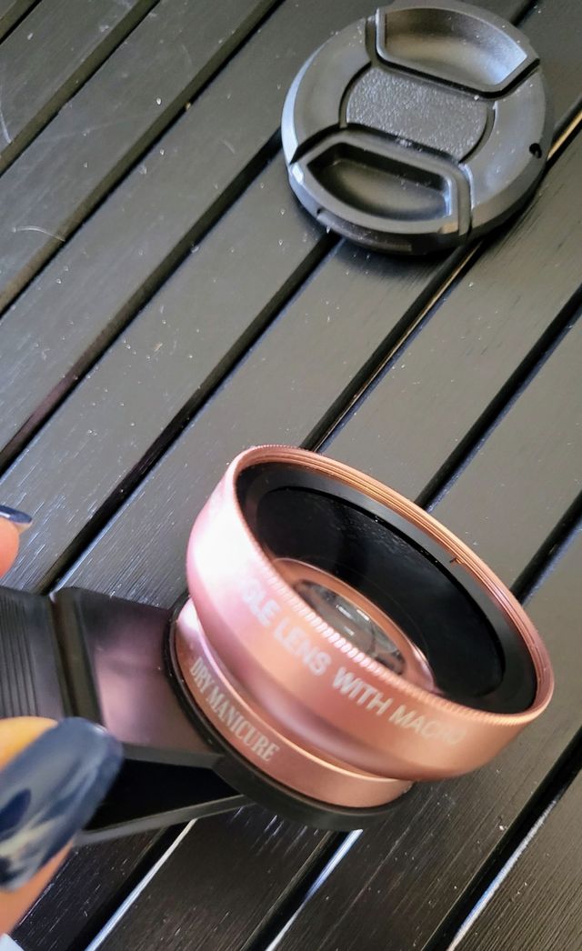 Lente macro e grandangolare.