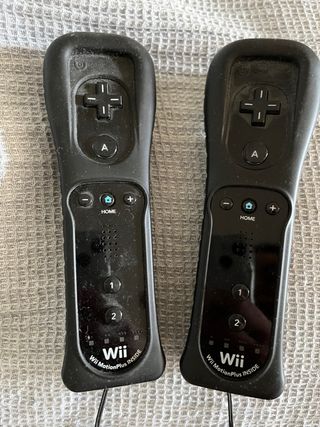 CONSOLA WII Y ACCESORIOS