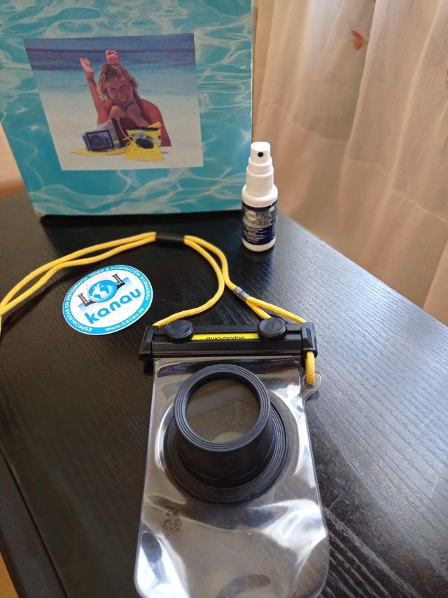 funda submarina para cámara de fotos en buceo