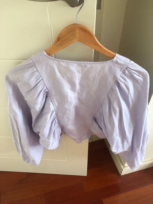 Top violeta Zara