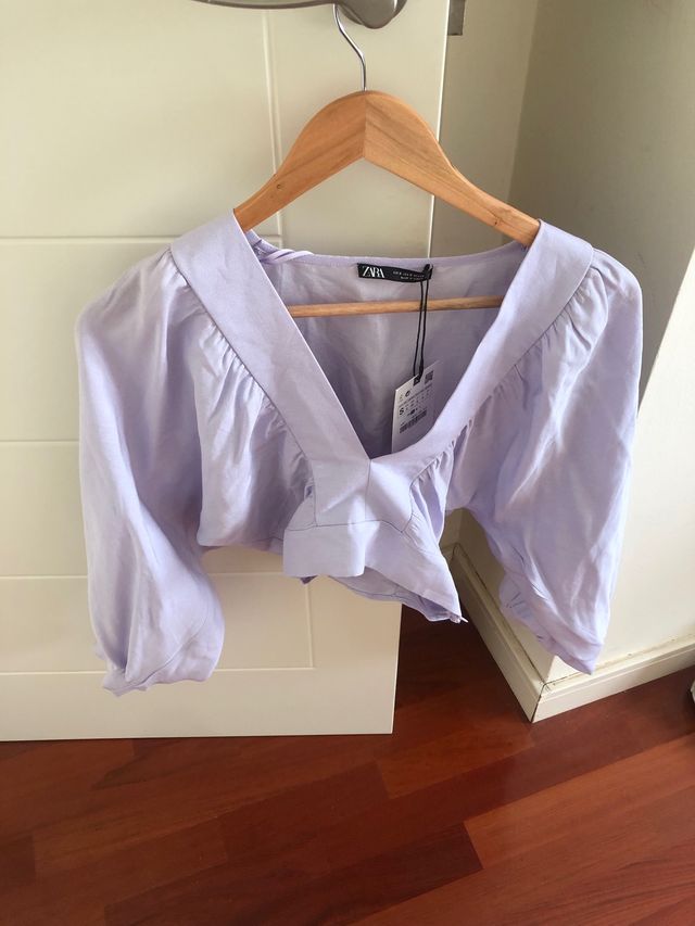 Top violeta Zara