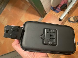 Soporte móvil/GPS y funda impermeable moto o bici